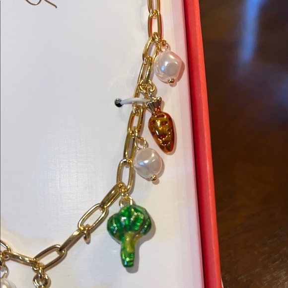 Piper K Viral Vegetable Necklace!! ๐ฝ ๐ฅฆ ๐ฅ ๐ซ ๐ซ - Picture 5 of 6